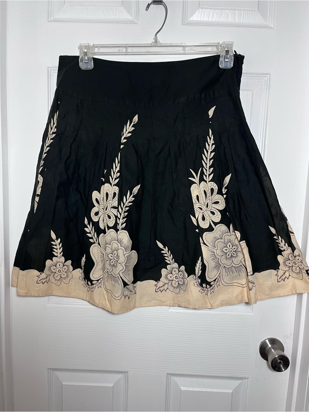Kommotion Floral A-Line Skirt in Black & Beige Size PL